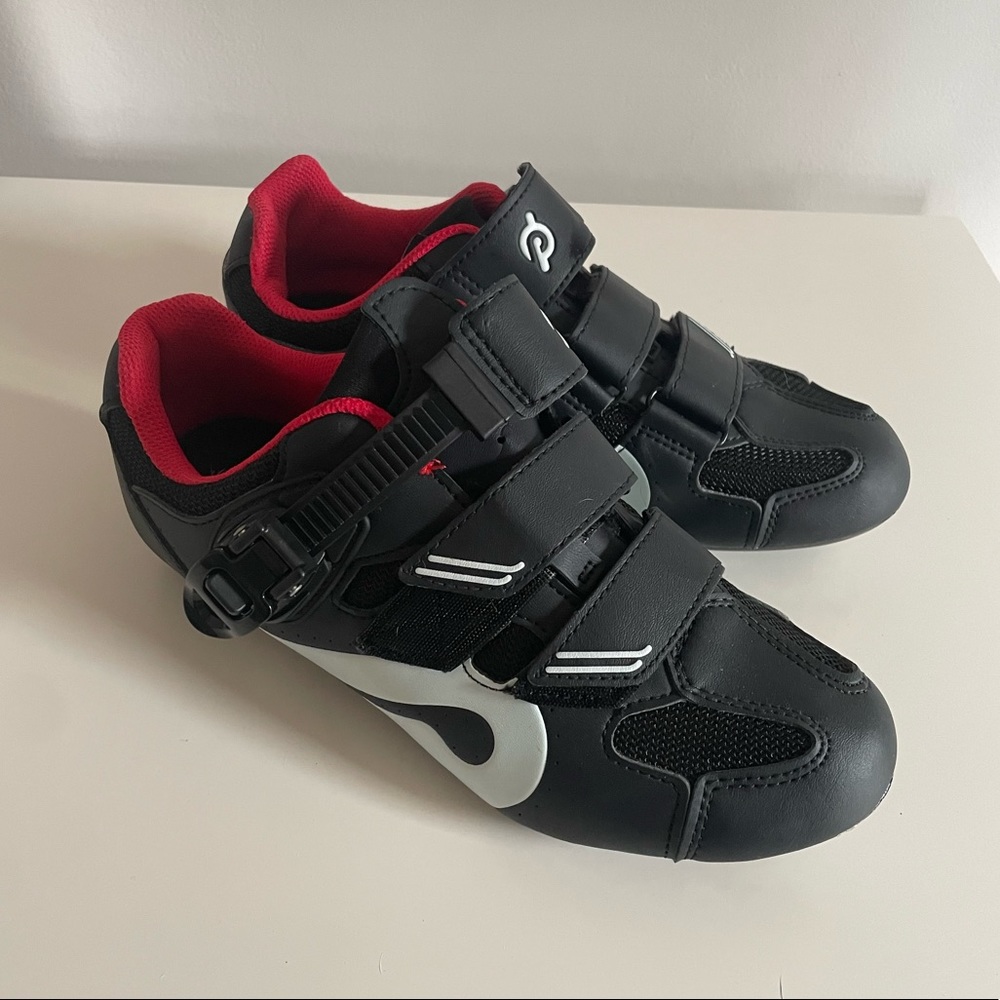 Peloton women’s cycling shoes size 39